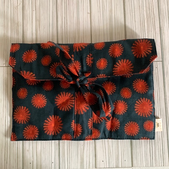 Agua by Agua Bendita Handbags - AGUA BENDITA PRINTED CANVAS COSMETIC BAG